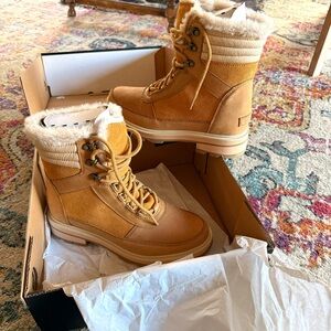 Sorel Lennox Lace up boot (NWT)